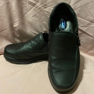 DR. SCHOLL’S BLACK SLIP ON SHOES SIZE 6.5